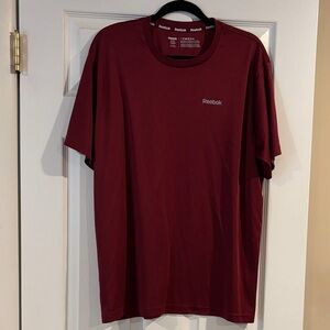 Reebok Men's Burgundy Short Sleeve‎ Tee